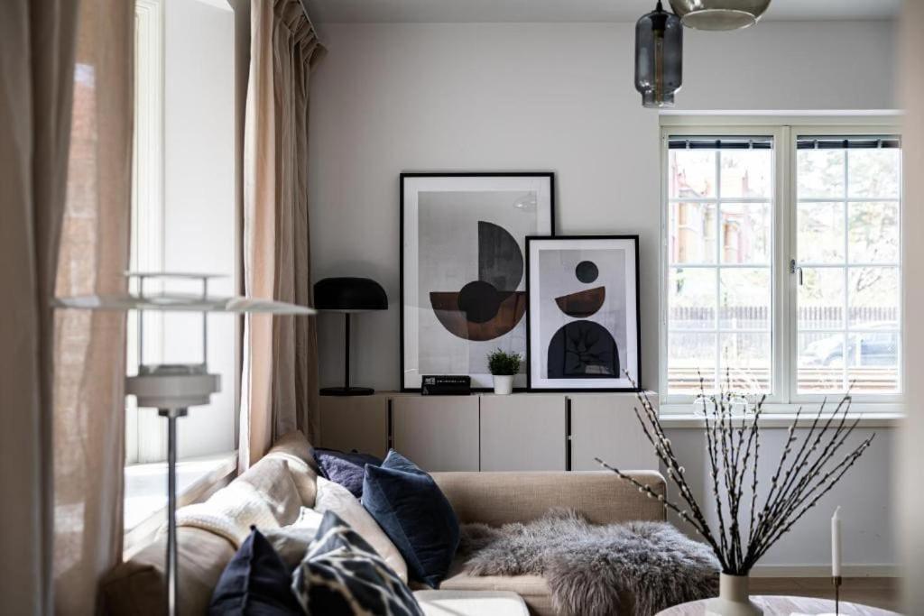 Beautiful And Modern Accommodation Near Stockholm City ภายนอก รูปภาพ
