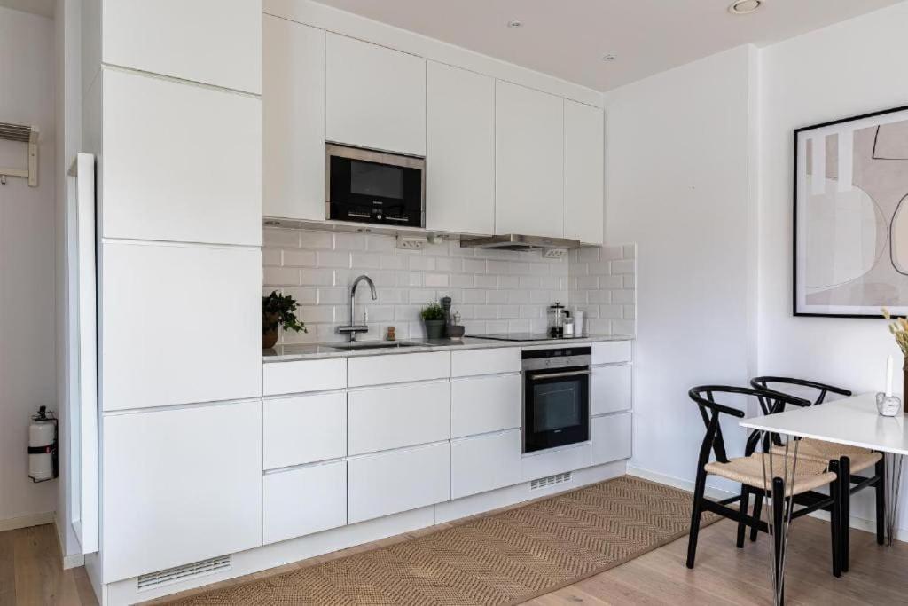Beautiful And Modern Accommodation Near Stockholm City ภายนอก รูปภาพ