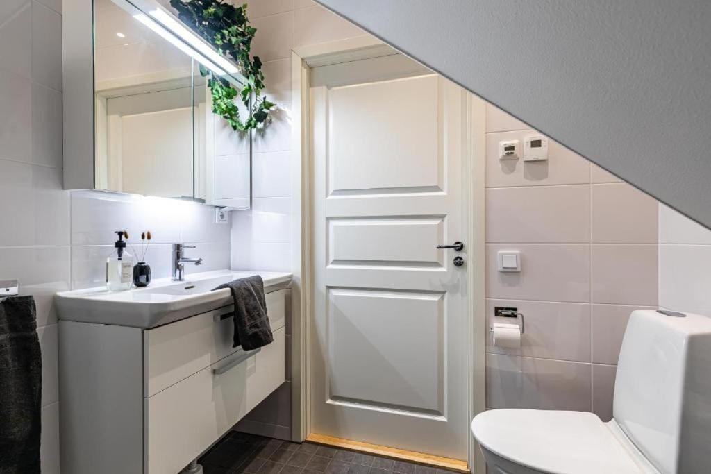 Beautiful And Modern Accommodation Near Stockholm City ภายนอก รูปภาพ
